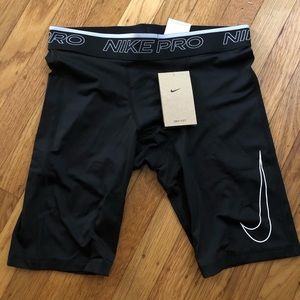 Mens Nike pro compression short boxers, size medium. New with tags